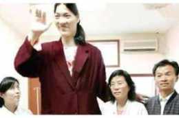 湖南女孩14歲時身高已超過姚明，卻在18歲猝死，至今還沒下葬